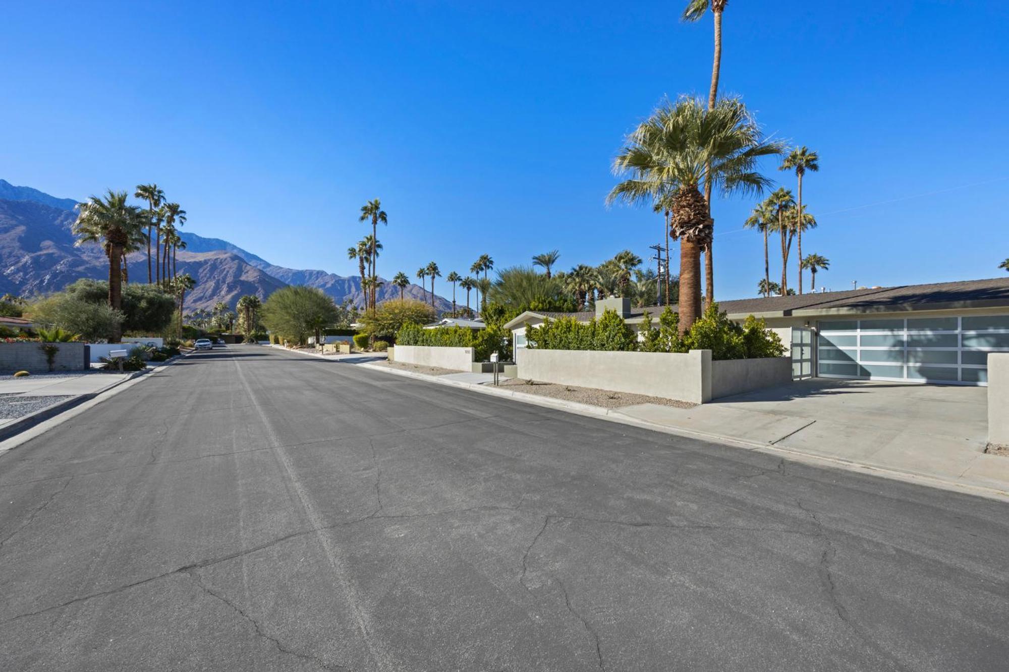 K0013 - Bon Vivant Palms Holiday home
