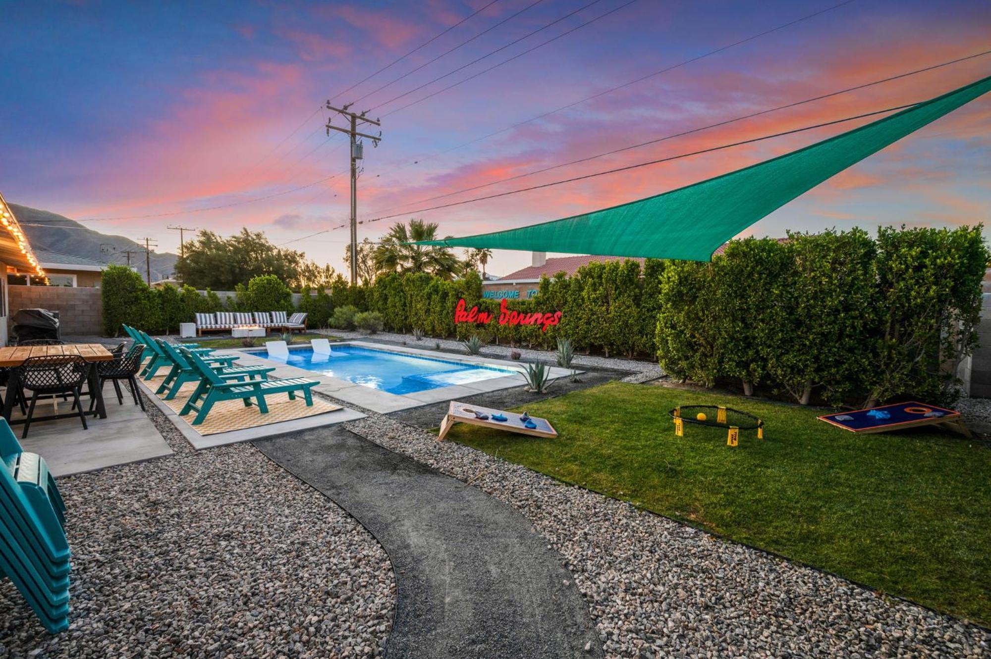 New Retro Escape 70's Vibes Wellness Game Holiday home