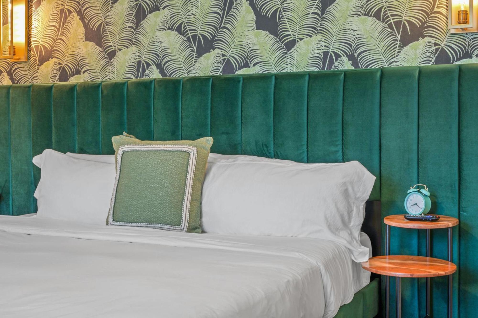 Holiday home New Retro Escape 70's Vibes Wellness Game *