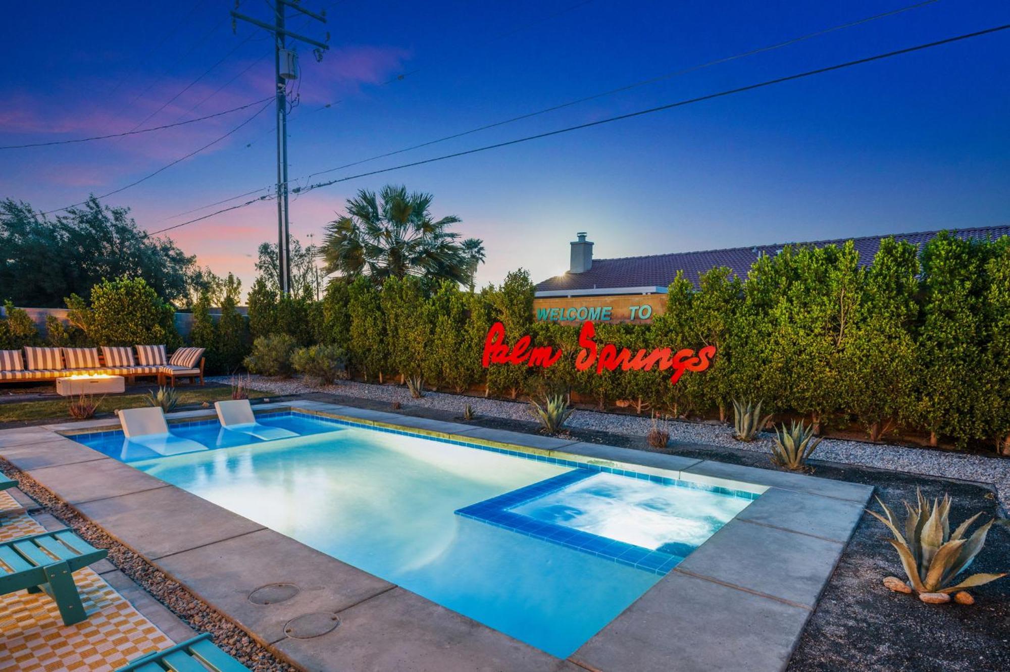 New Retro Escape 70's Vibes Wellness Game Holiday home *