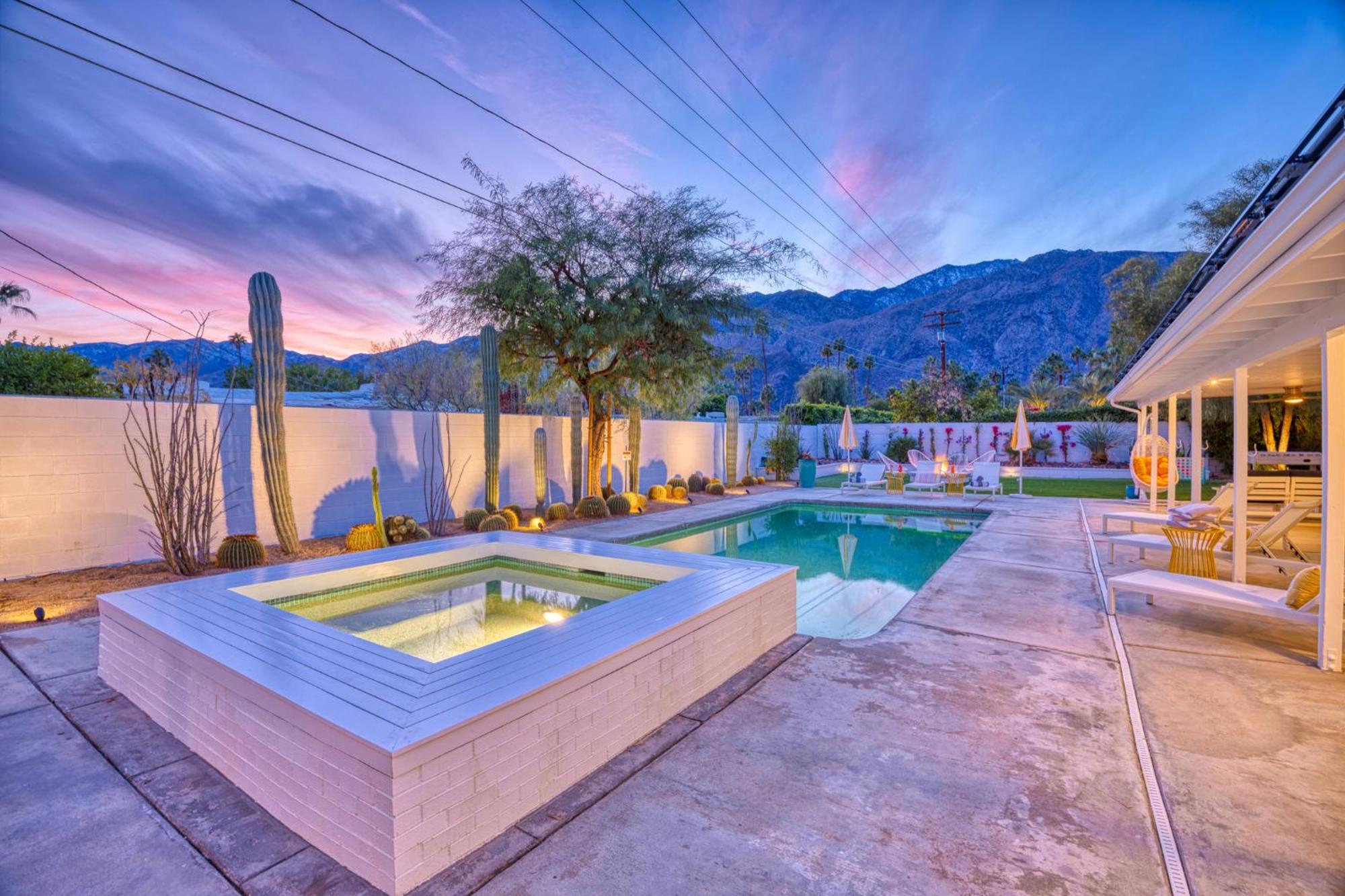 K0071 - Puerta Del Sol * Palm Springs