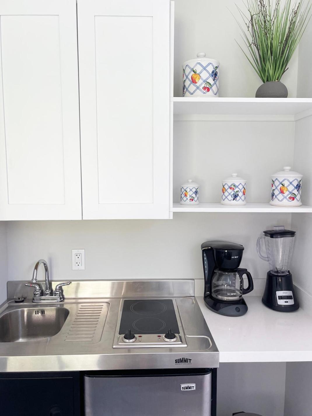 4br Midcentury Alexander In Vista Palmas *