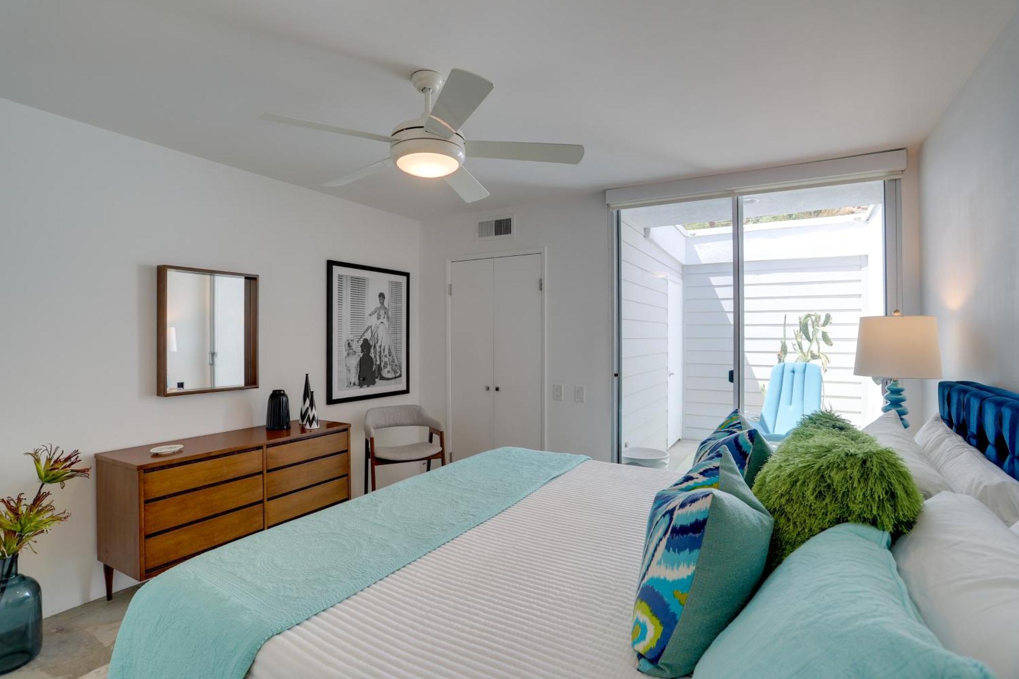 With Pool Access, Mountain Views! * Palm Springs