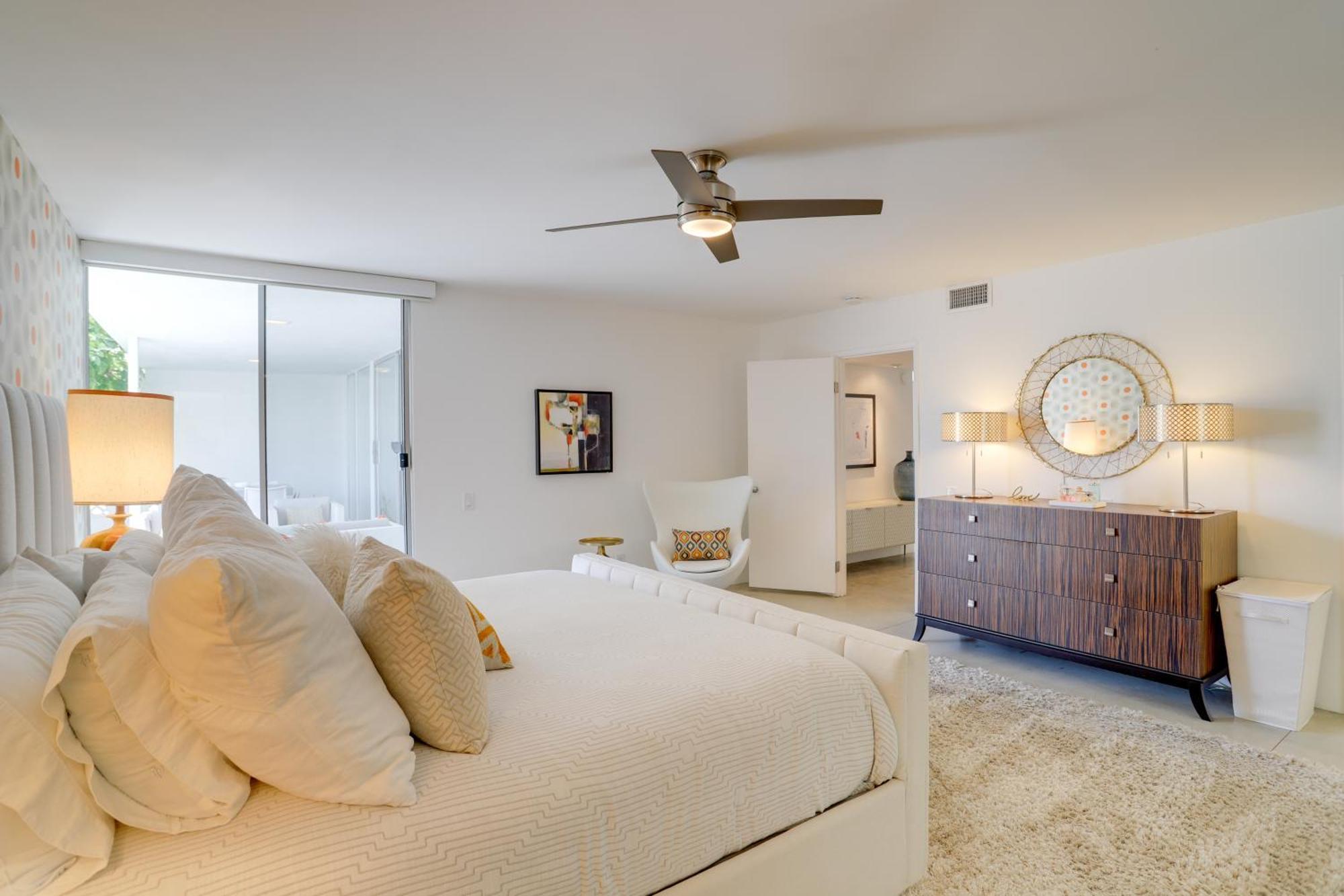Apartment With Pool Access, Mountain Views! *