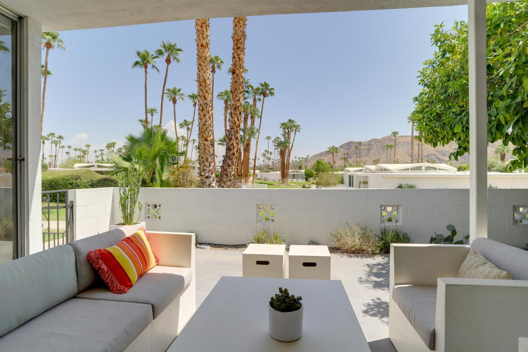 With Pool Access, Mountain Views! * Palm Springs