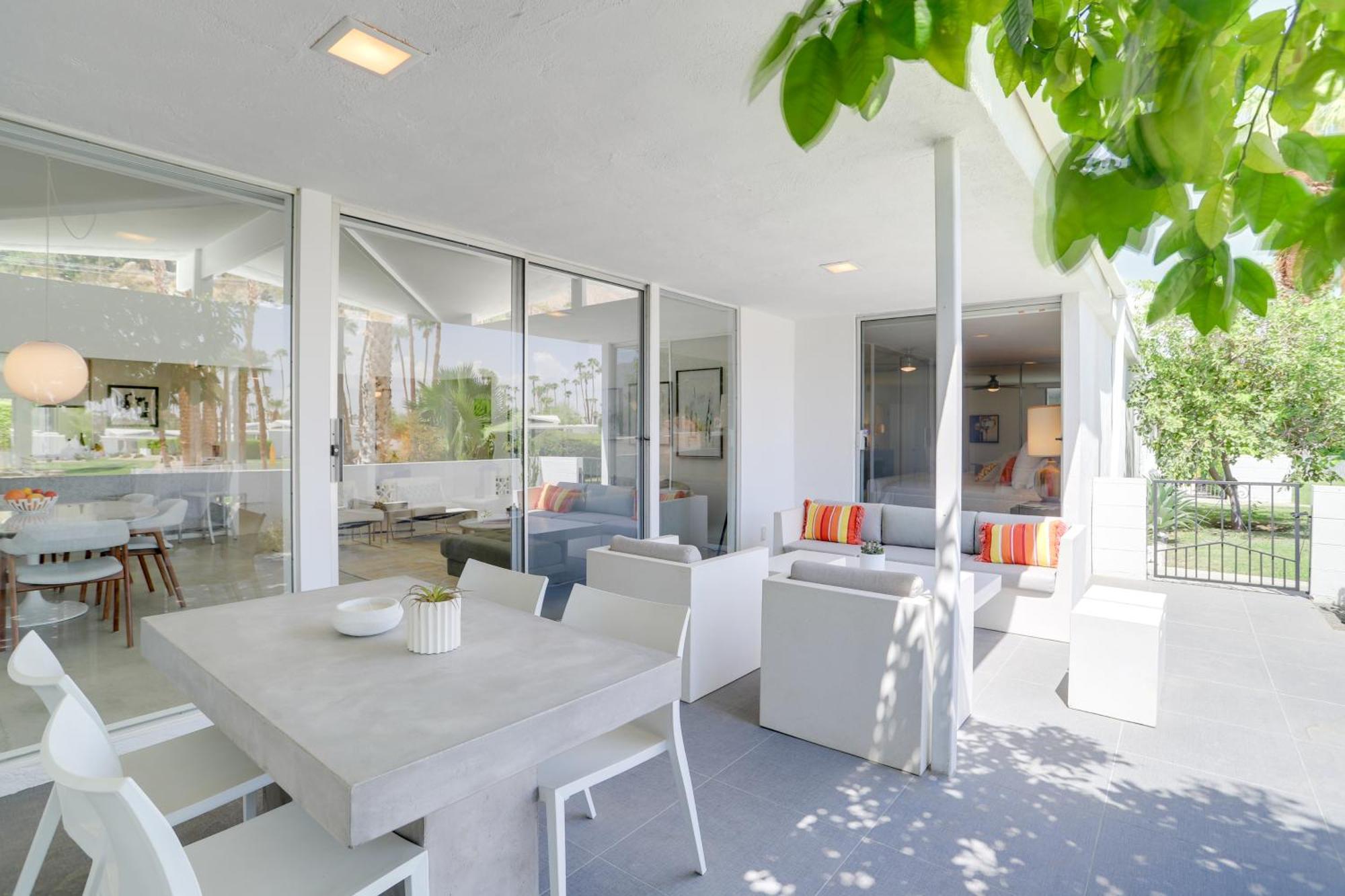 Apartment With Pool Access, Mountain Views! *