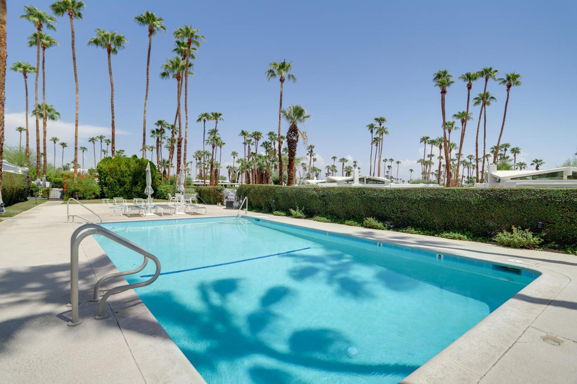 Apartment With Pool Access, Mountain Views! *
