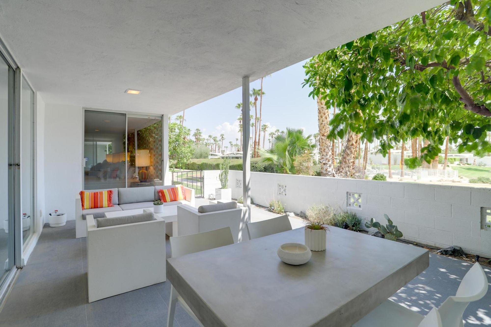 Apartment With Pool Access, Mountain Views! Palm Springs