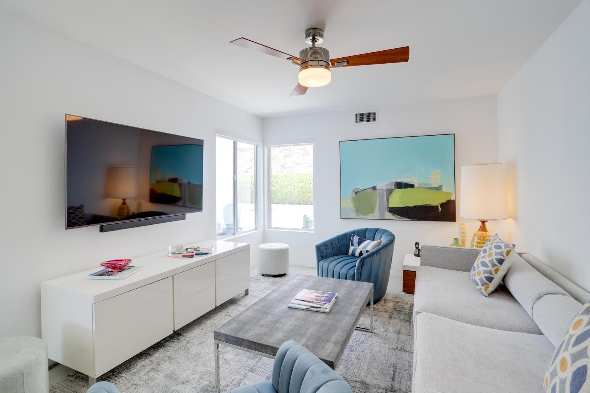 With Pool Access, Mountain Views!