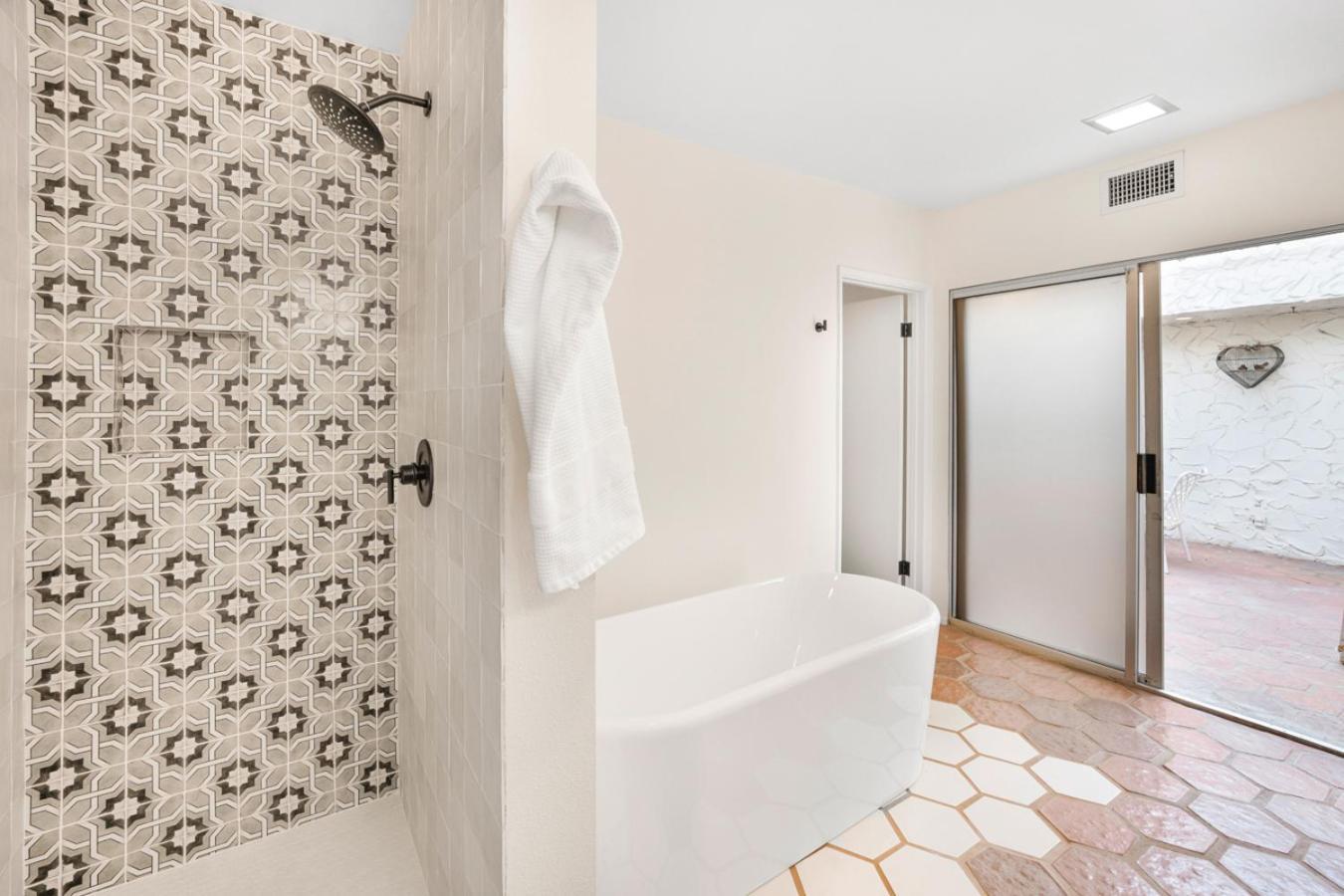 Holiday home Araby Luxe By Design *