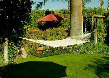 Hotel Desert Paradise - Gay Men's