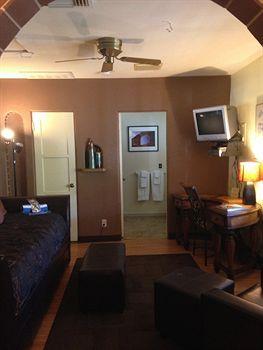 Helios Hotel 4*