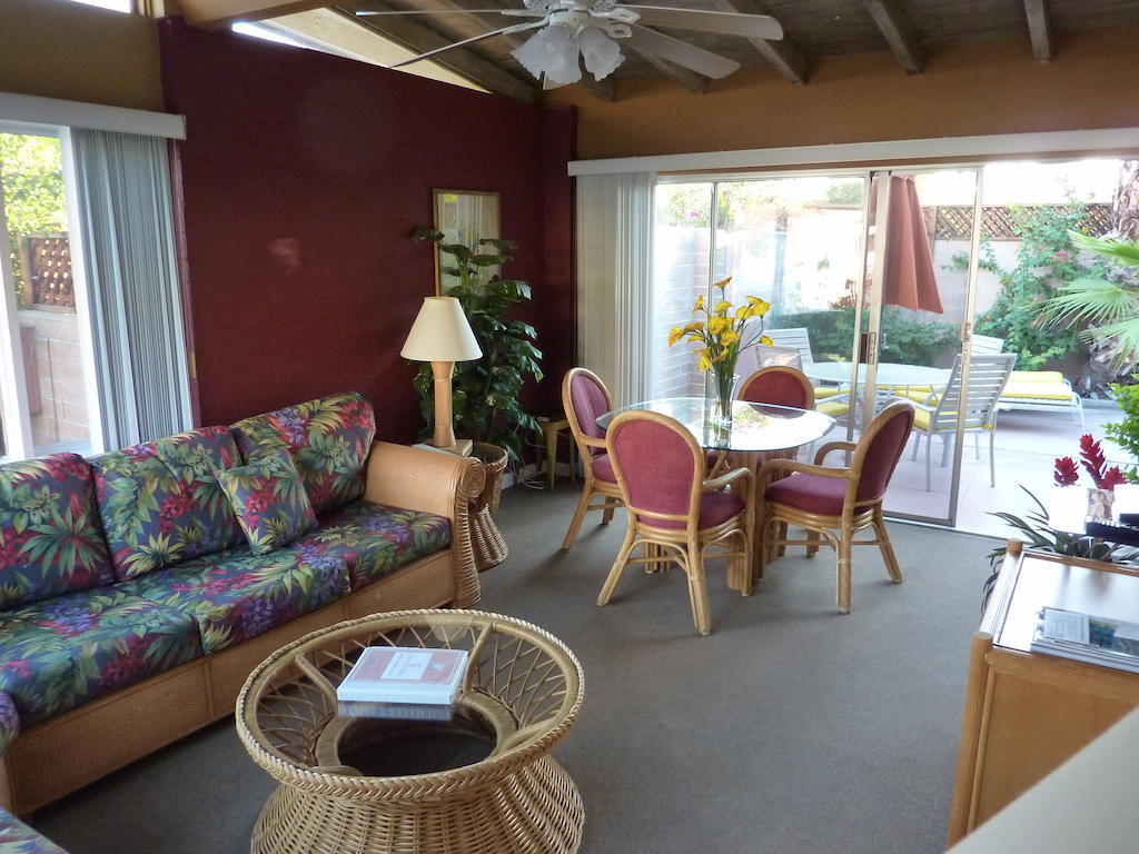 A Place In The Sun: Adults-only Midcentury Boutique With Heated Pool