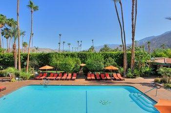 Resort Santiago - Premier Gay Men's Palm Springs