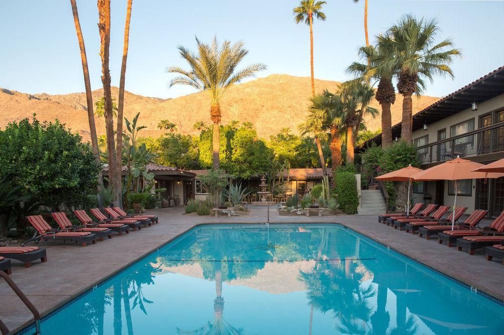 Resort Santiago - Premier Gay Men's Palm Springs