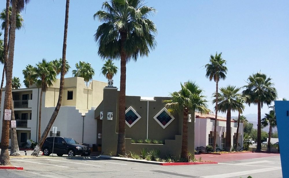 Quality Downtown Palm Springs