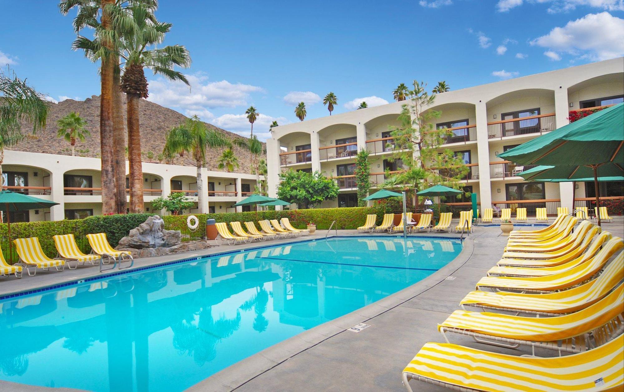 Palm Mountain & Hotel