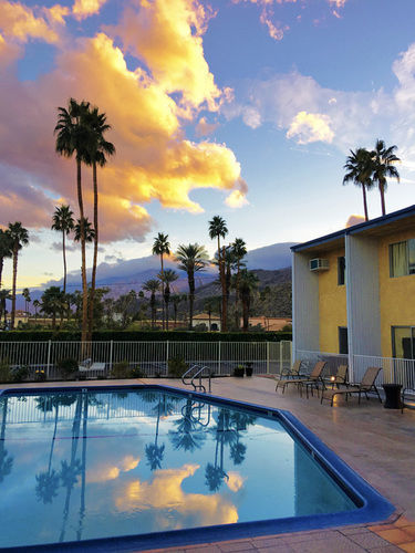 Delos Reyes Palm Springs
