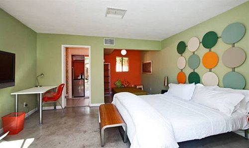 Century Palm Springs A Gay Men'S Clothing Optional Resort Resort