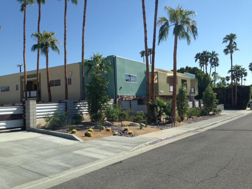 Random Haus 4* Palm Springs
