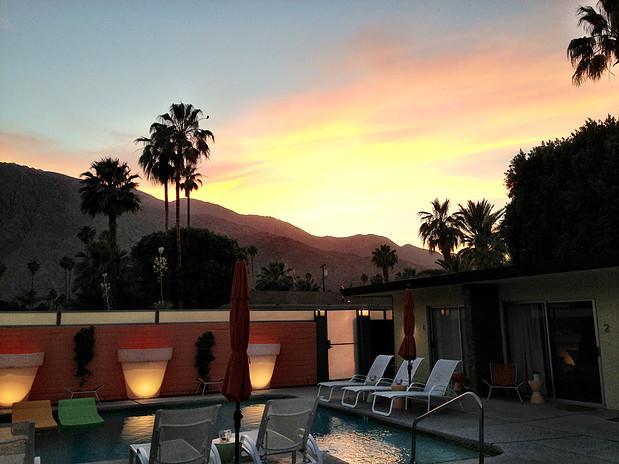 Century Palm Springs A Gay Men'S Clothing Optional Resort