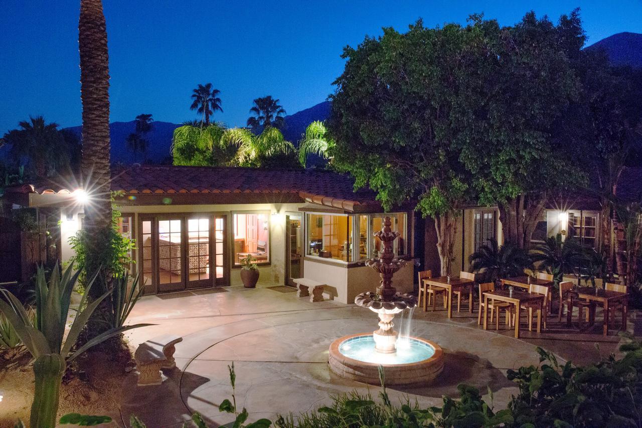 Resort Santiago - Premier Gay Men's Palm Springs