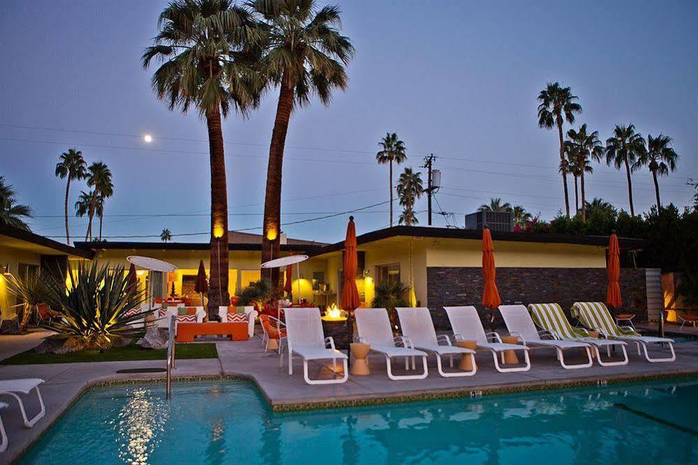 Resort Century Palm Springs A Gay Men'S Clothing Optional Resort