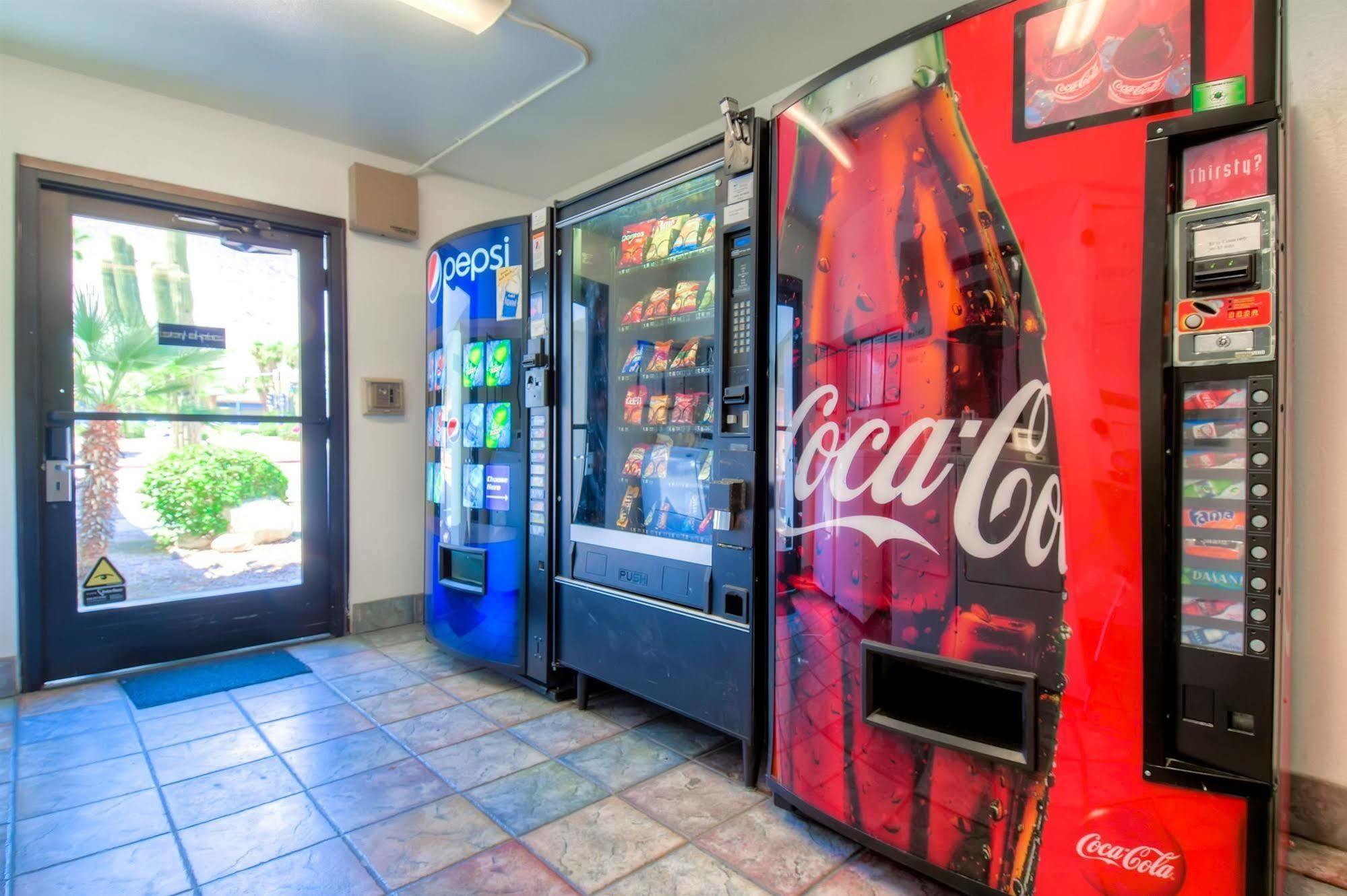 6-palm Springs, Ca - Downtown Hotel