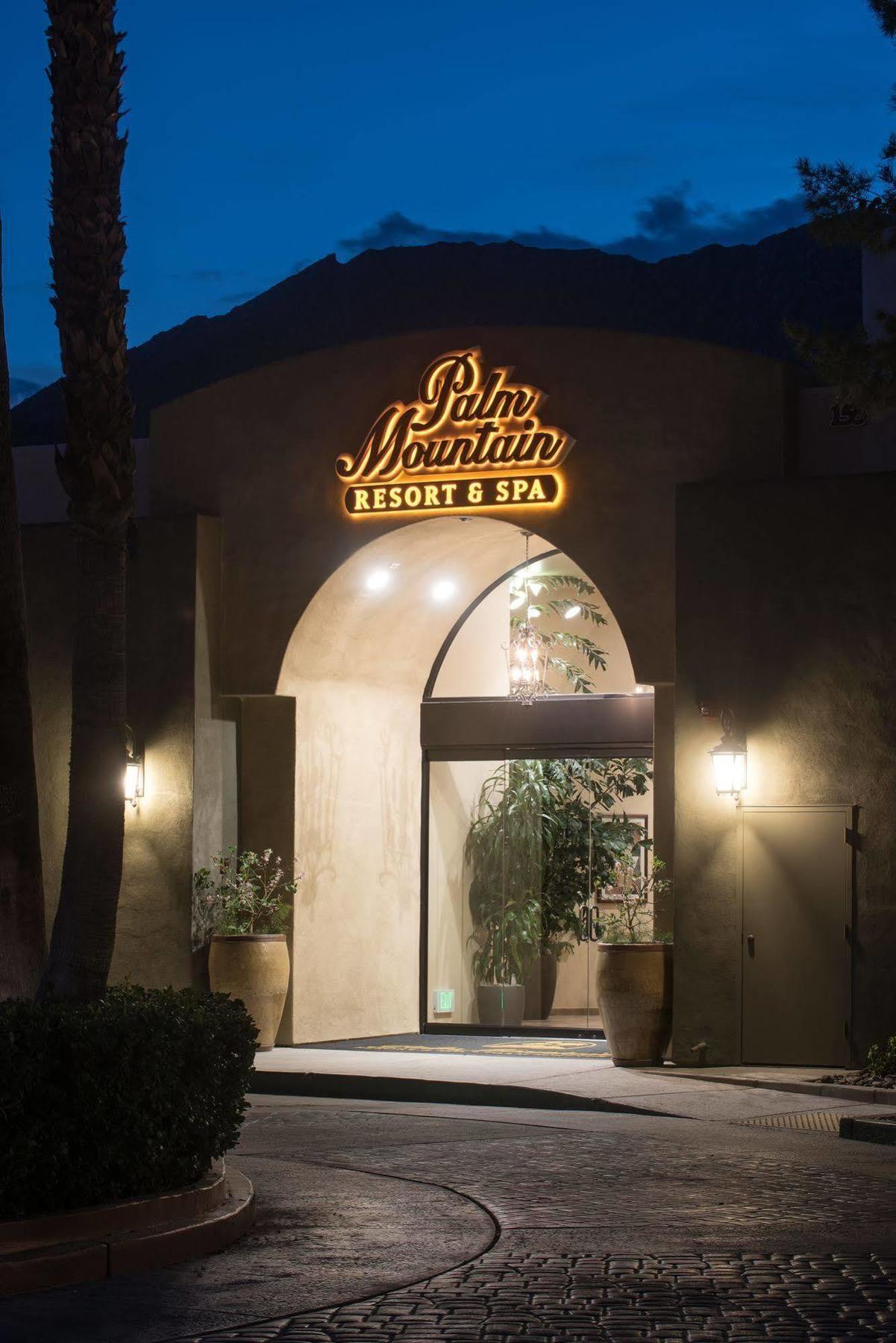 Hotel Palm Mountain & 3*