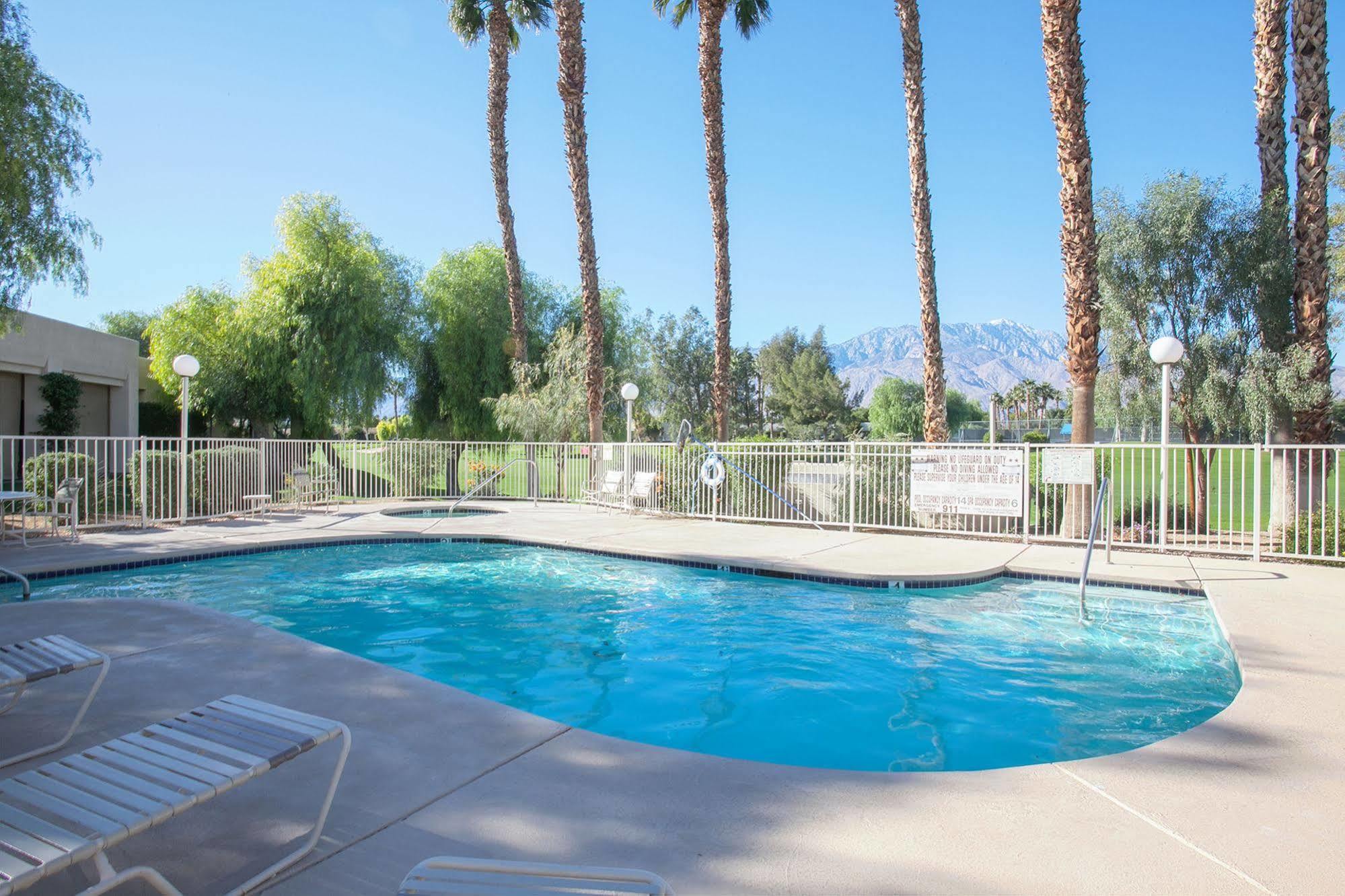 Desert Princess Country Club Apartment Palm Springs