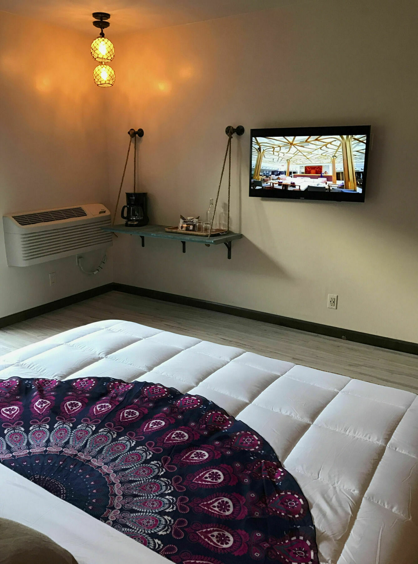 Delos Reyes Palm Springs
