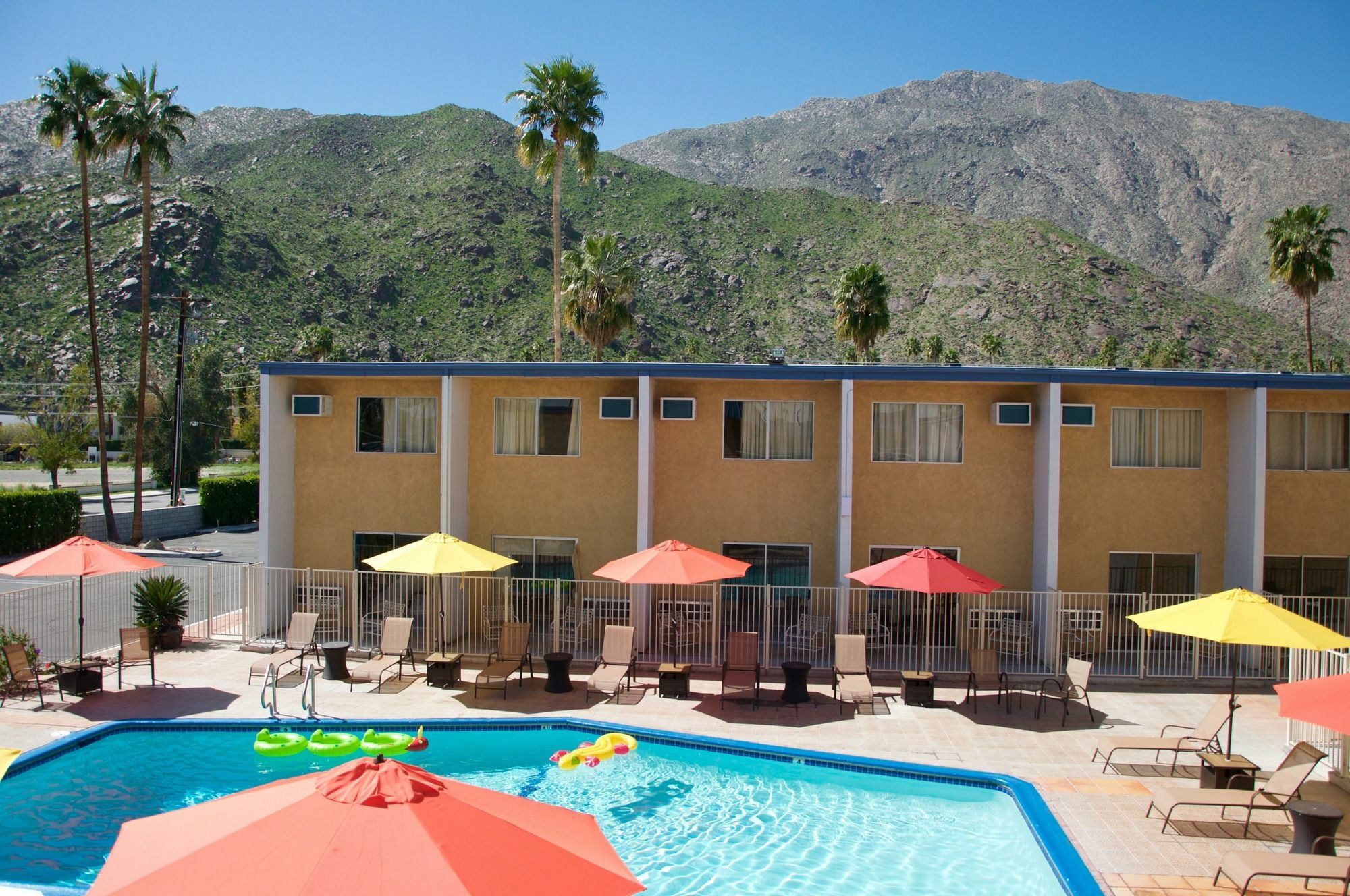 Delos Reyes Palm Springs