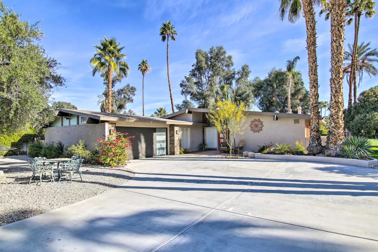 Oasis With Pool And Golf Course Views! Holiday home