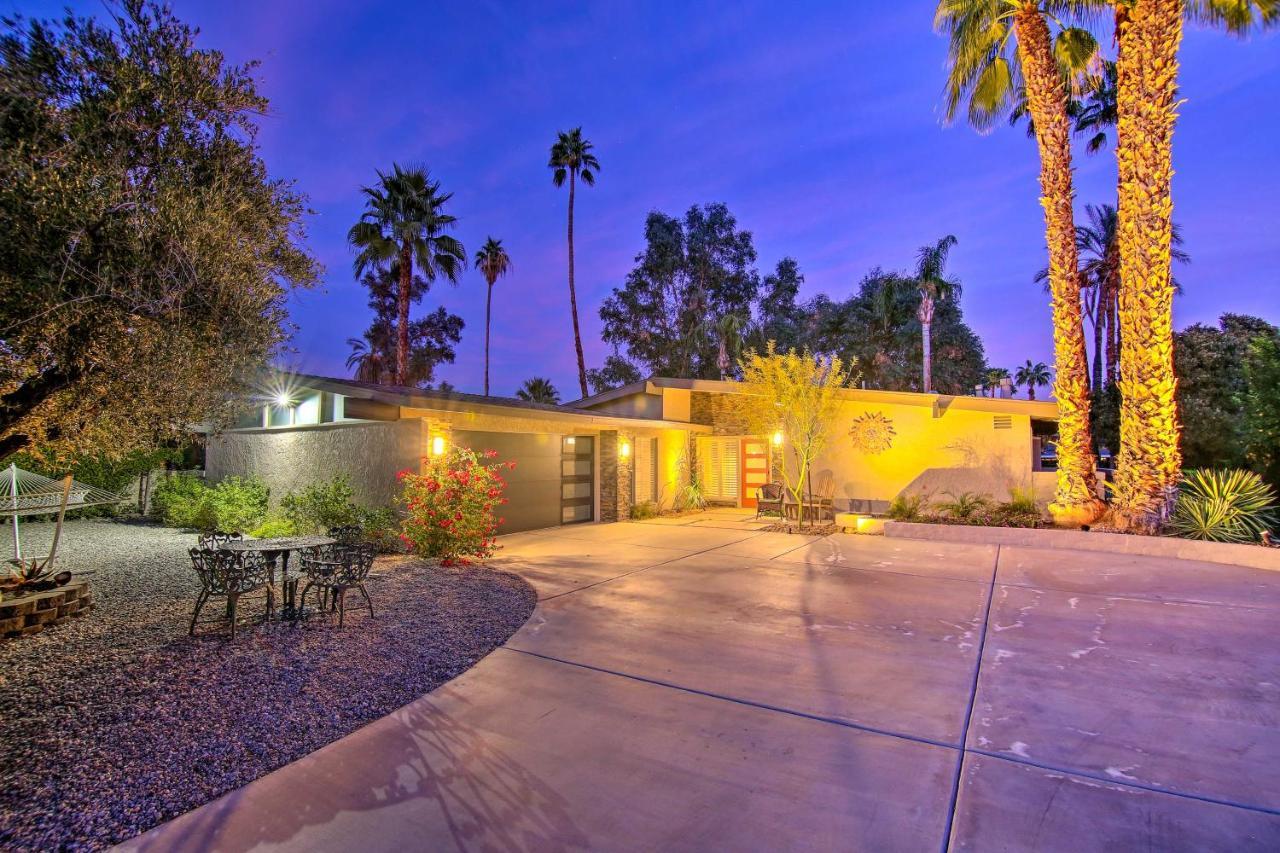 Oasis With Pool And Golf Course Views! Holiday home
