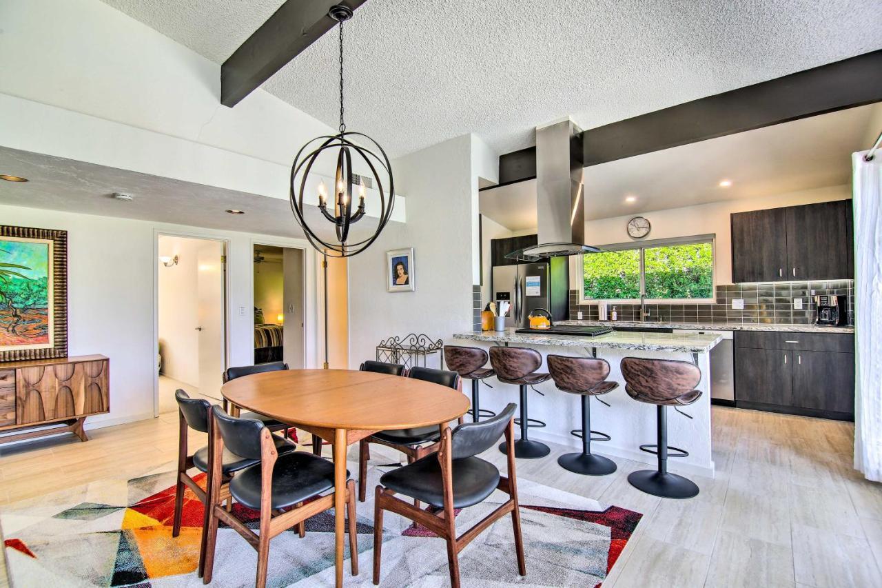 Oasis With Pool And Golf Course Views! Holiday home Palm Springs