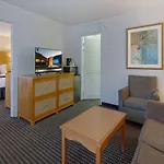 Travelodge By Wyndham Palm Springs