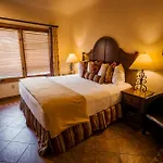 Los Arboles Hotel