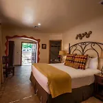Los Arboles Hotel
