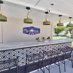 A Place In The Sun Hotel - Adults Only Big Units, 24H Heated Pool & Spa In 1 Acre Park Prime Location, Dog Friendly, Top Midcentury Modern Boutique Hotel