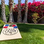 Palm Springs Home Covered Patio, Pool And Games!