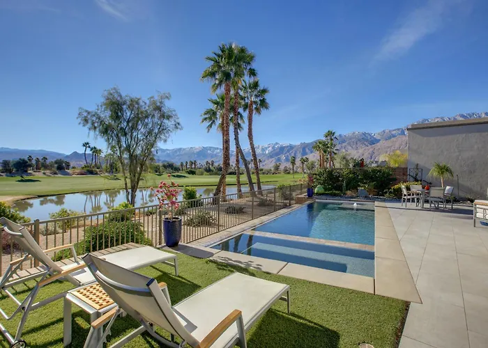 Palm Springs Oasis With Pool And Spa On Golf Course!