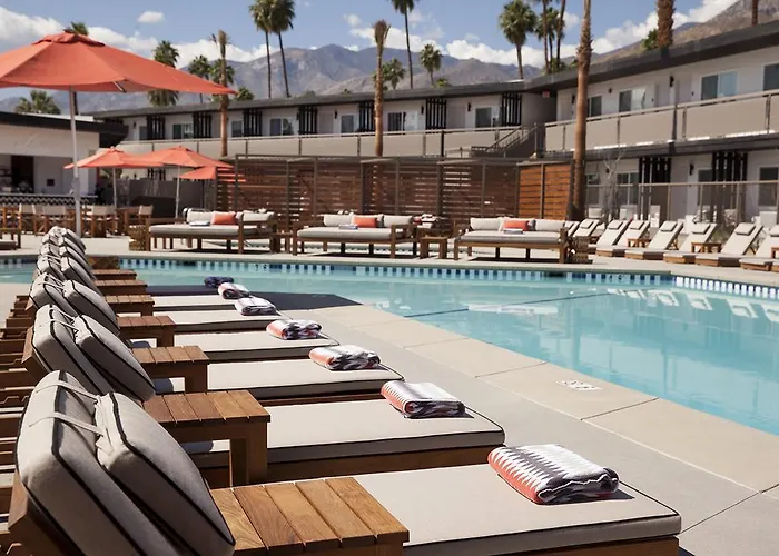 V Palm Springs