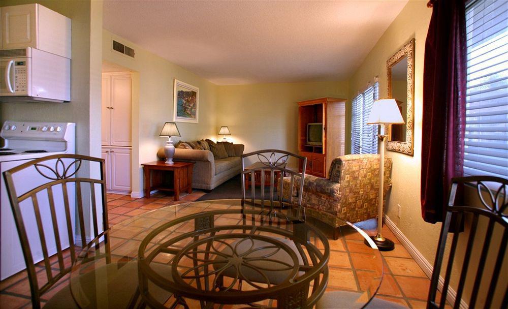 Tuscany Manor Hotel 3*