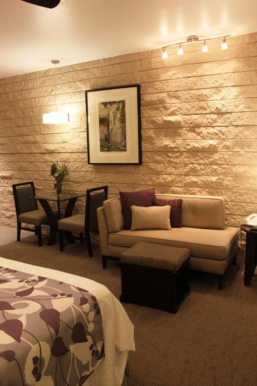 Getaways At Tennis Club Palm Springs