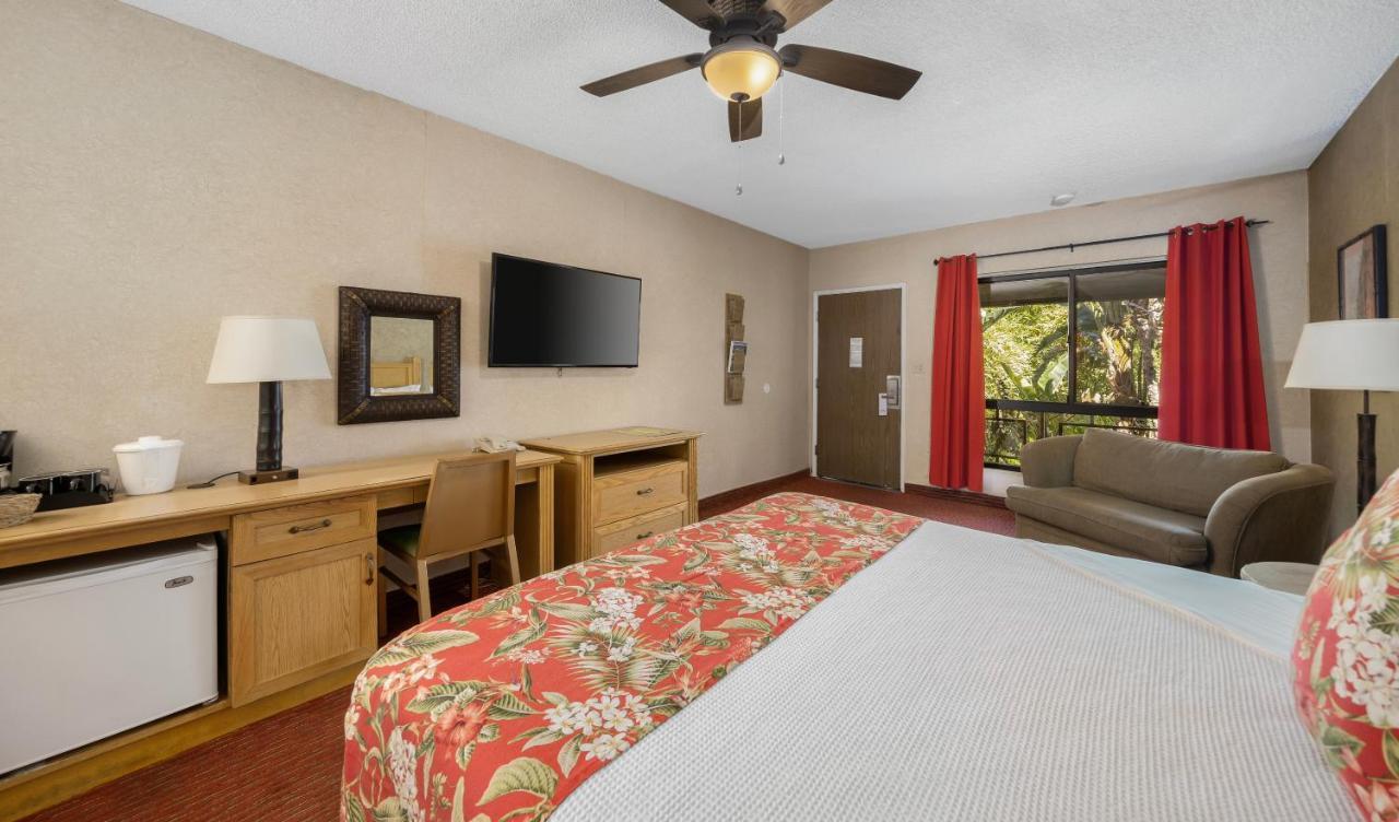 Caliente Tropics Hotel 3*