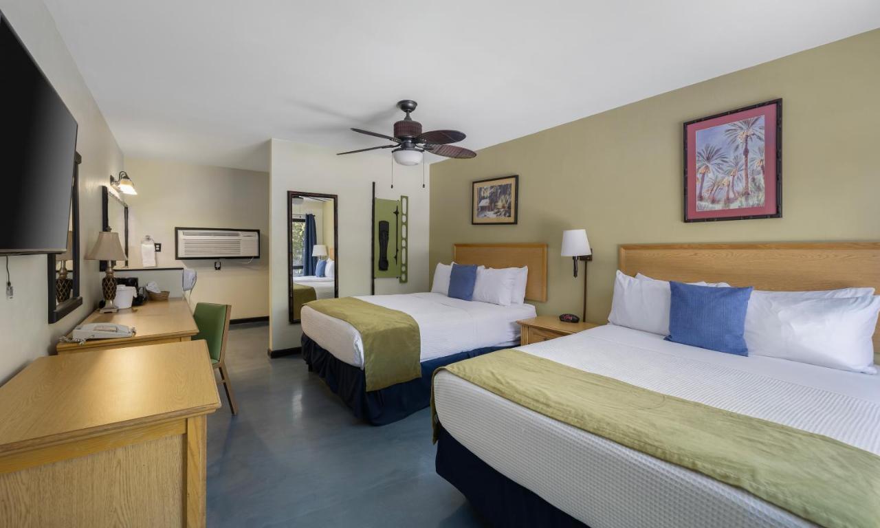 Hotel Caliente Tropics 3*