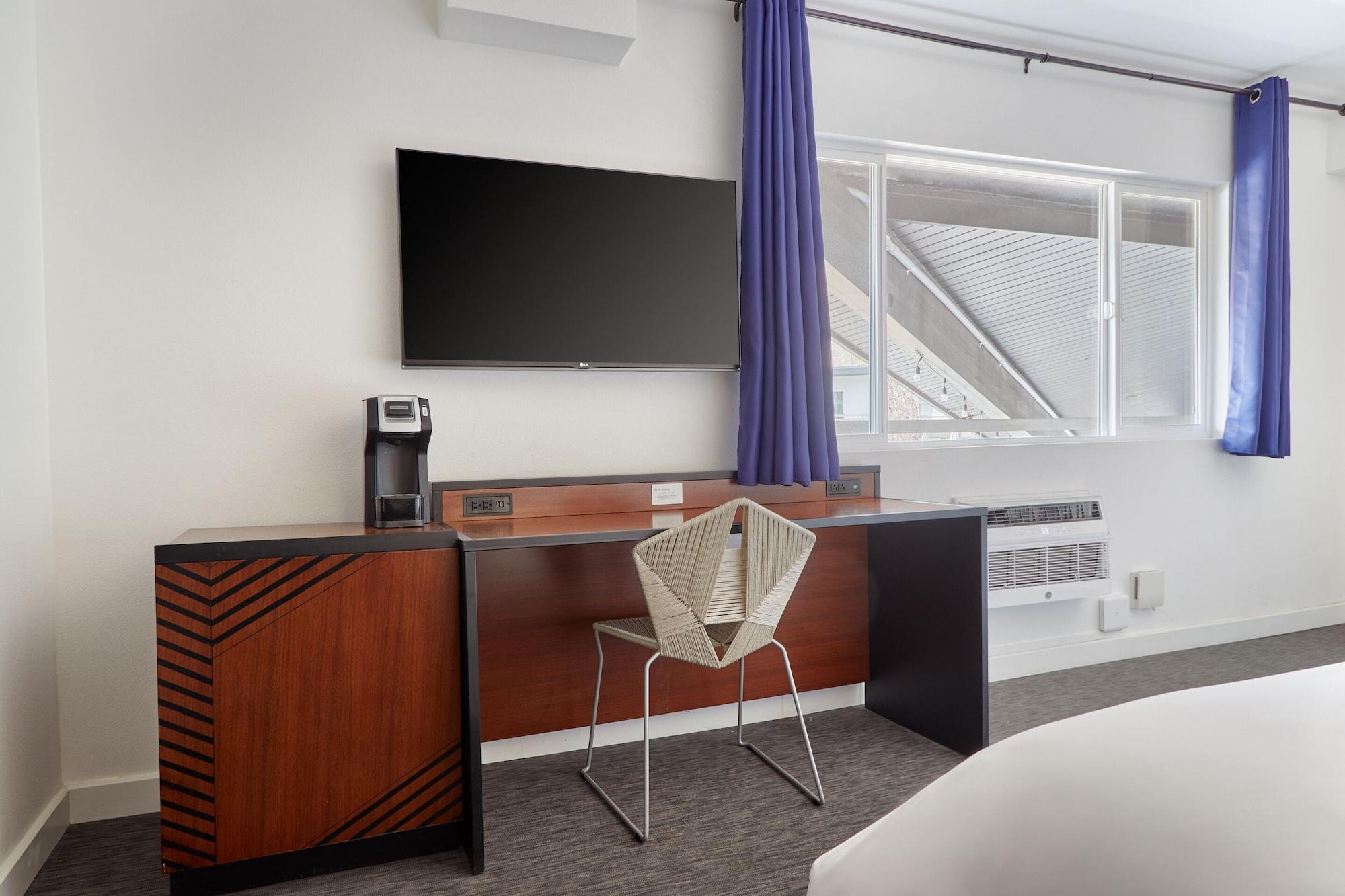 Hotel V 4*