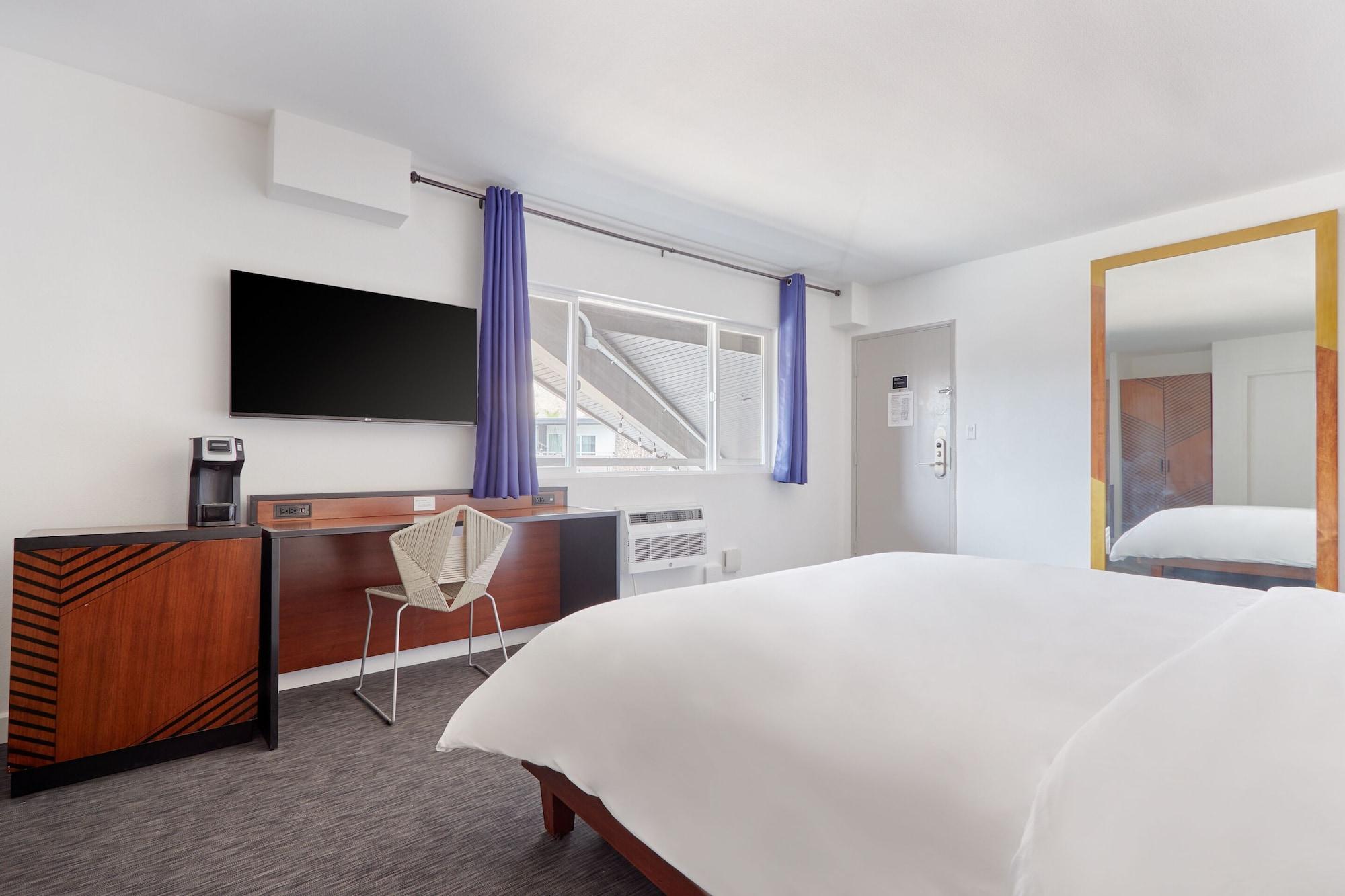 Hotel V 4*
