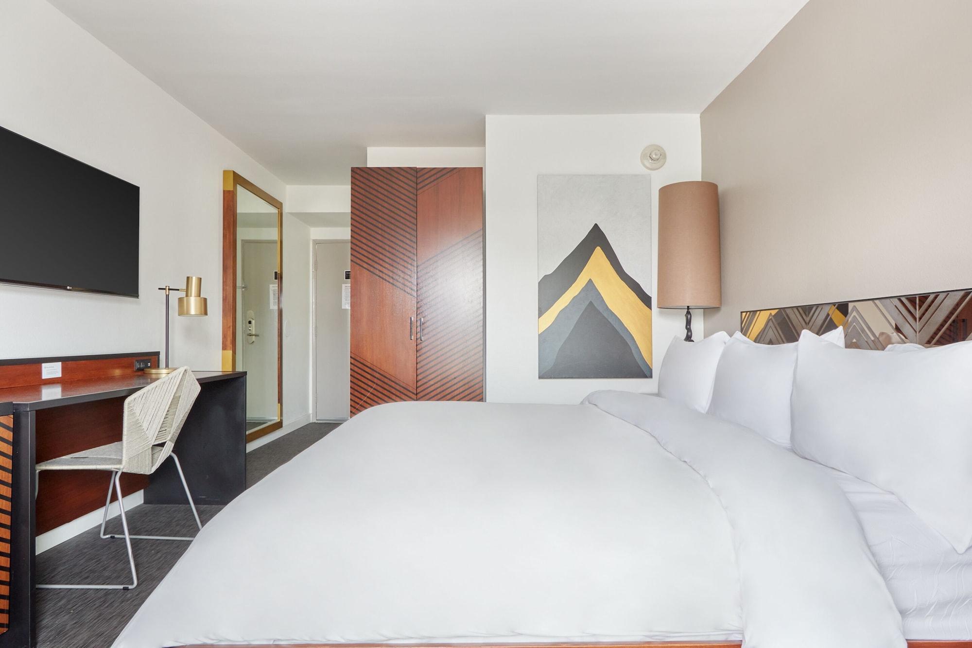 Hotel V