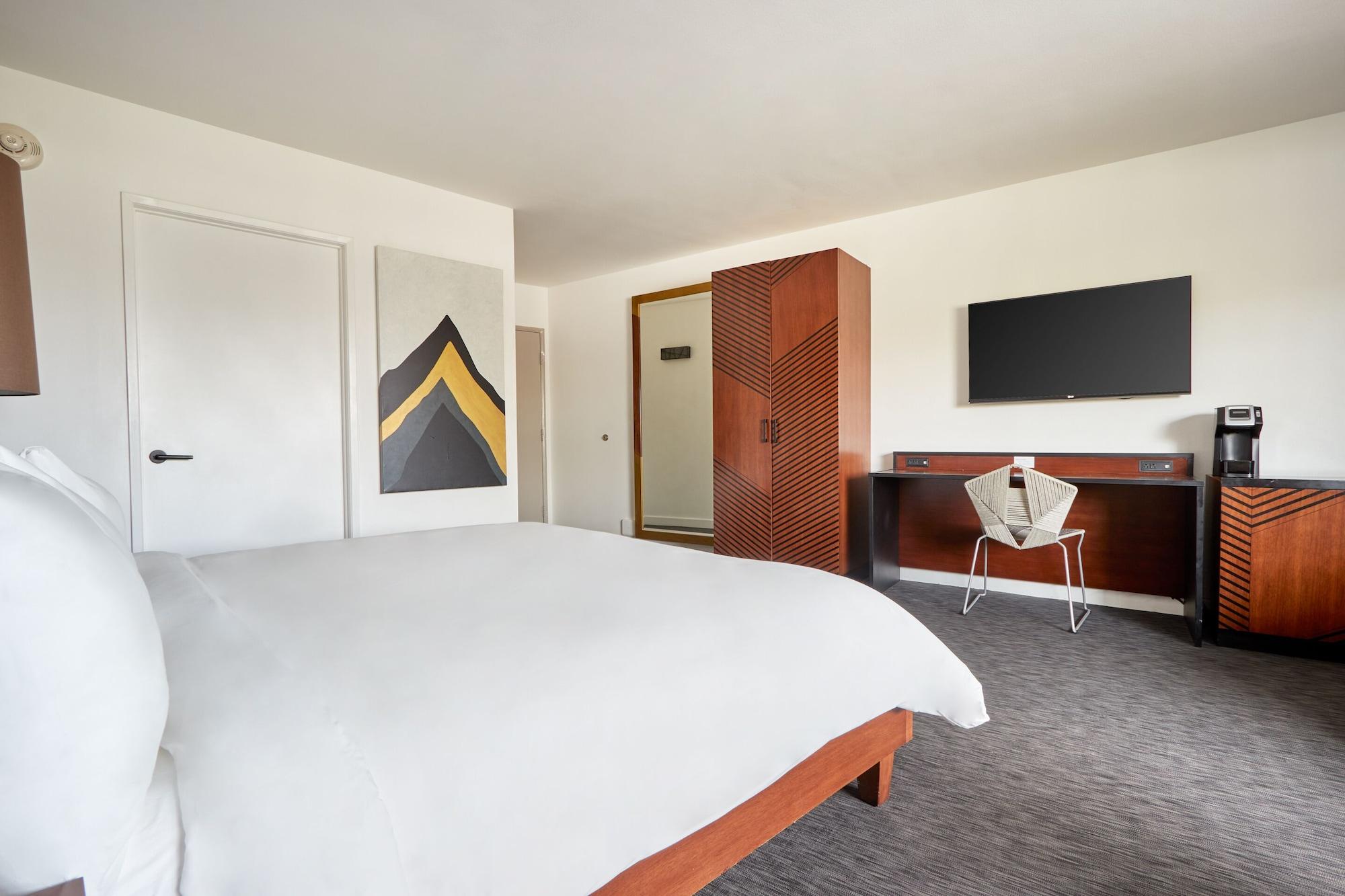 Hotel V